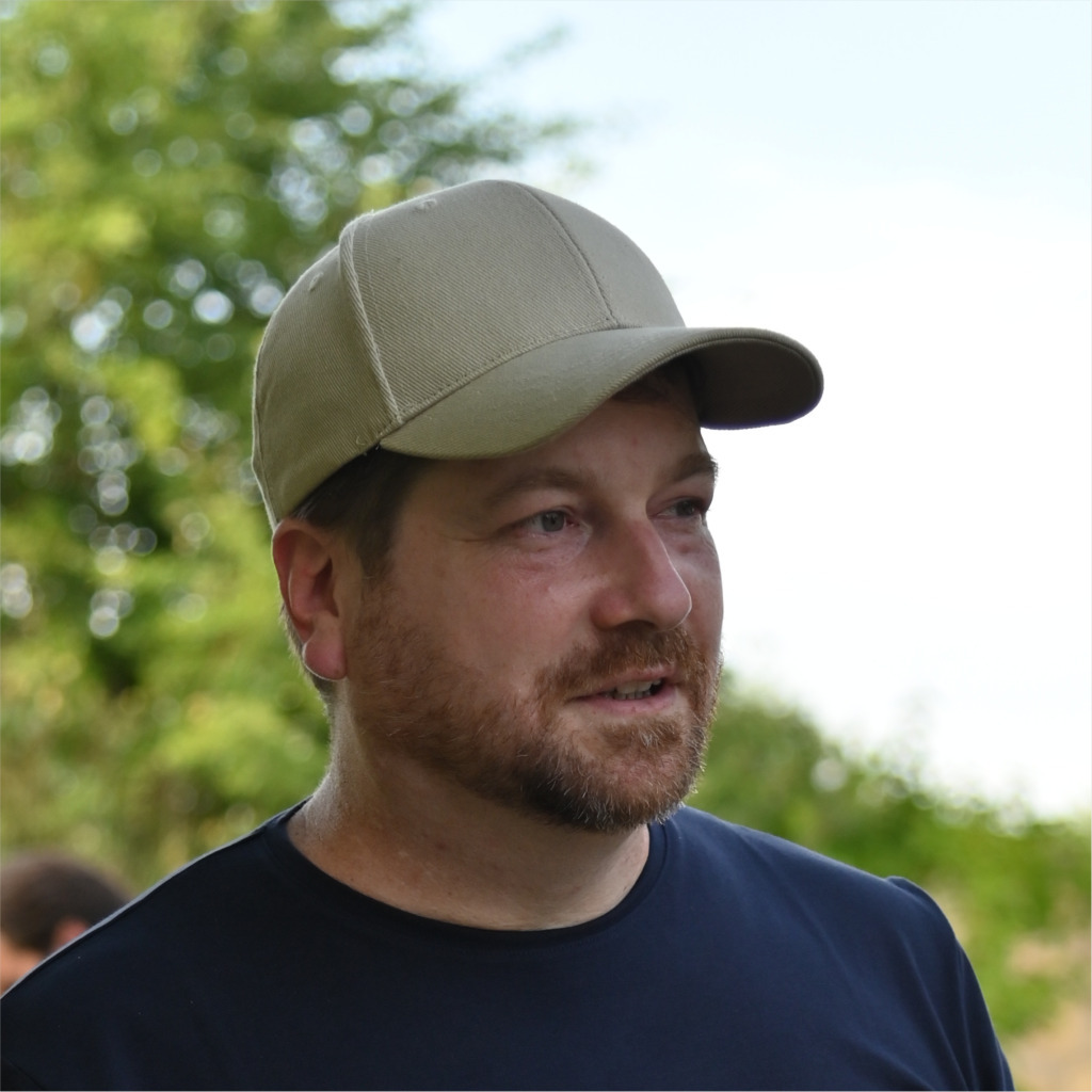 Ralf Hoffmeister Kommunikationsdesigner www.ralfhoffmeister.de XING