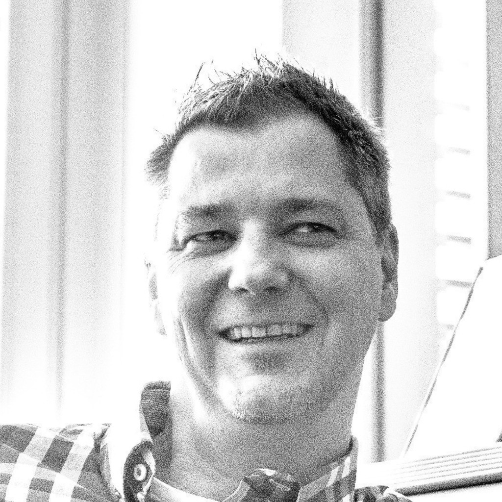 Mag. Walter Strahsberger Head of IT Backbone Frequentis AG XING