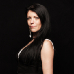 Karoline Merzdovnik