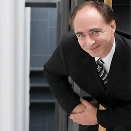 Dr. Bernd Stockburger