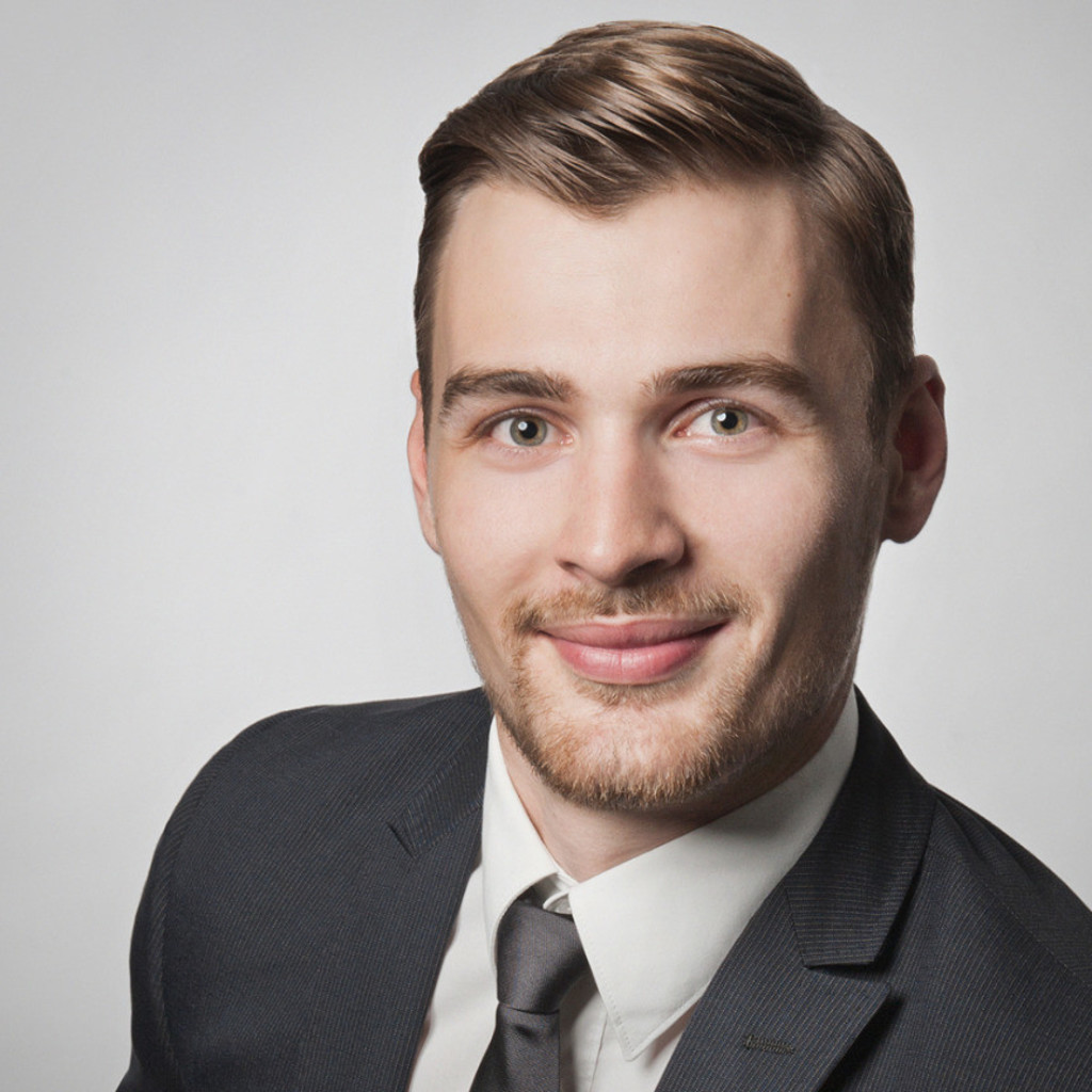 Lennart Fischer Senior Business Consultant BearingPoint XING