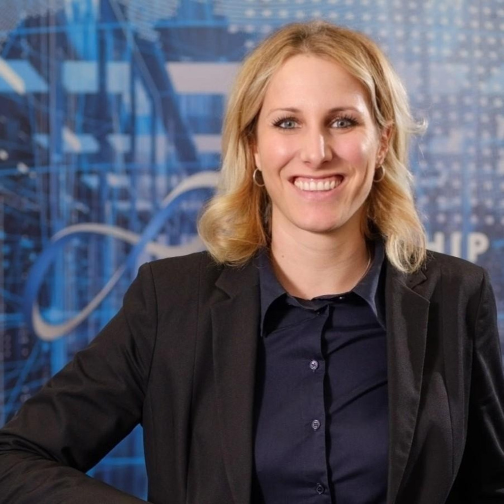 Julia Hermann Stellvertretende Kaufmännische Leiterin ICT