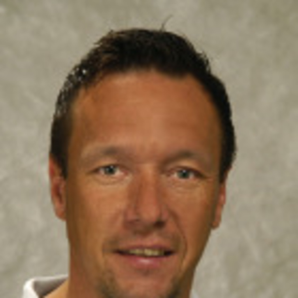 Robert Schindler Supply Chain Management Henkel AG & Co.KGaA