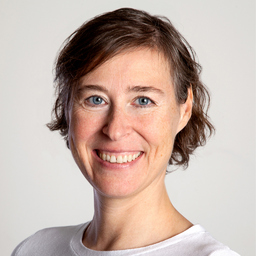 Dr. Éva Feig