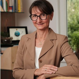Mag. Susanne Münzker