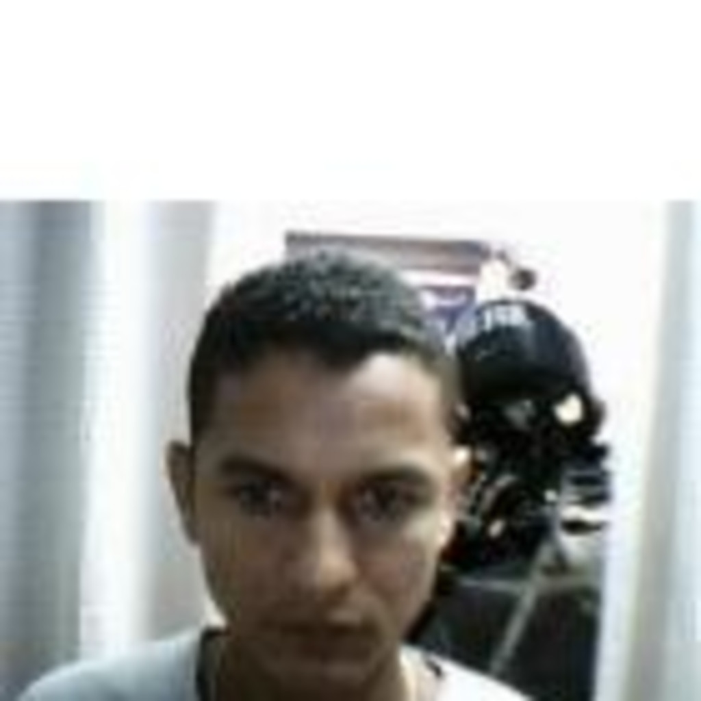 Edgar Lopez diseñador o programador u operario de bordados Full