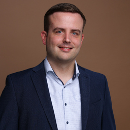 Dr. Niklas Uhlenbrock