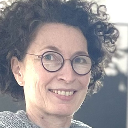 Dr. Claudia Langen