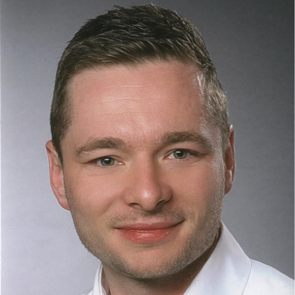 Dipl.Ing. Julian Mader Service Provider Manager Loyalty Partner