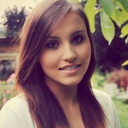 Julia Debus