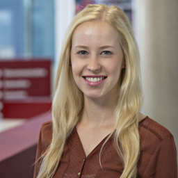 Julia Stoll