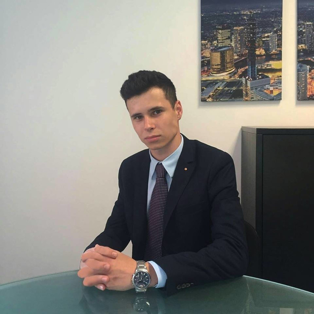 Alexander Frolov Trainee tecis Finanzdienstleistungen AG XING