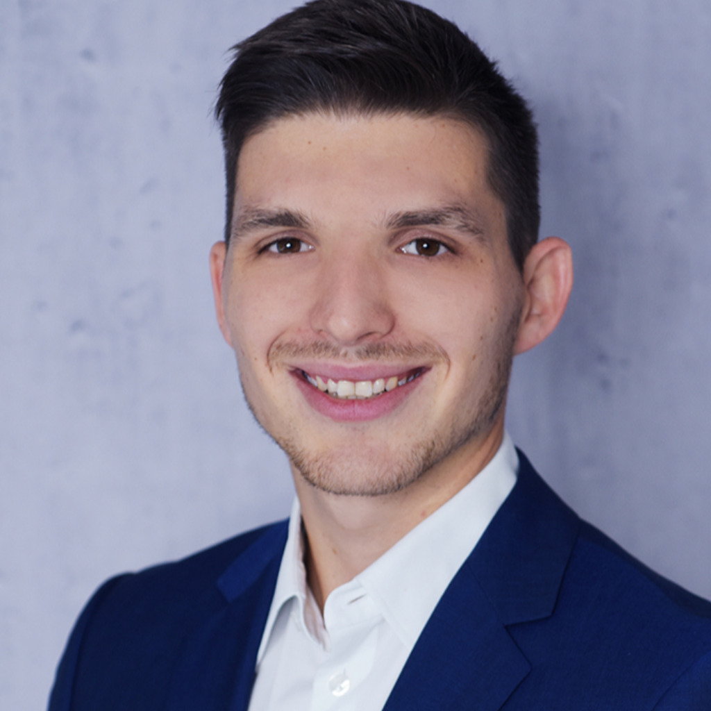 Lucas Böhnisch Professional Strategic Procurement SIXT SE XING