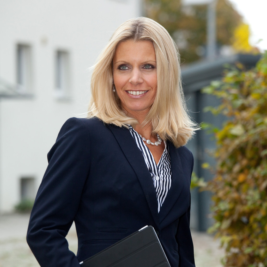 Astrid Altensen - Marketing & PR I UX I Business Model Innov