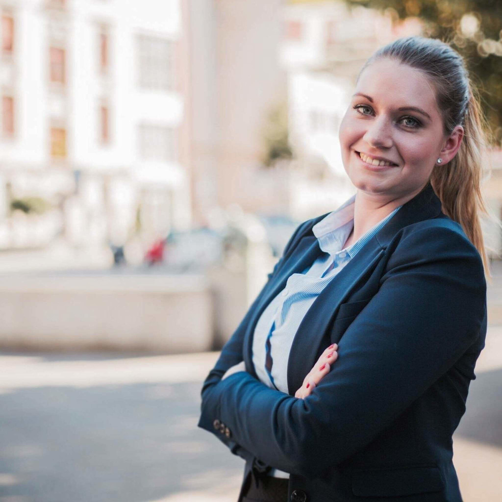 Social Media Profilbild Lena Bollhalder 