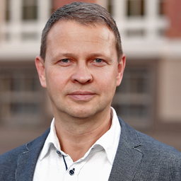 Uwe Pelzer