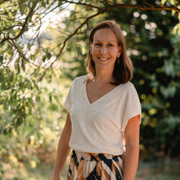 Anne Bastian