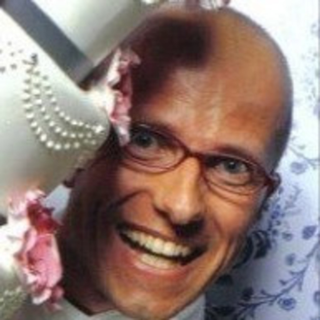 Thomas Merker Selbständiger Cake Designer im Bereich moderne