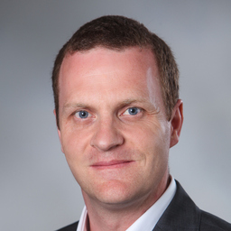 Dr. Lukas Flueck