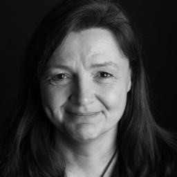 Dr. Stefanie Degenhartt
