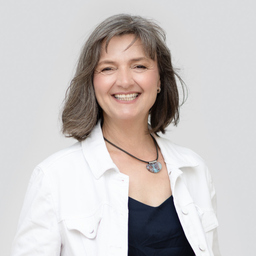 Dr. Stefanie Degenhartt