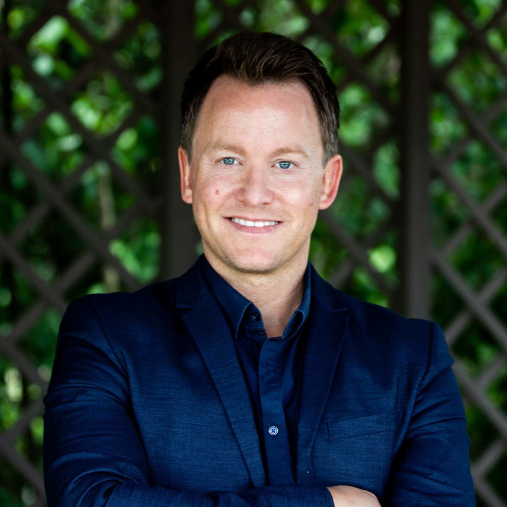 Adrian Iverson Executive Account Manager Medline International