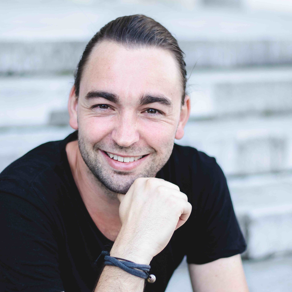 Dr. Christopher Kanitz Founder, CEO and Tea Addict B.TEALY GmbH XING