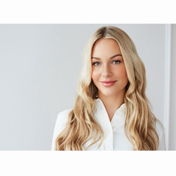Claire Maas