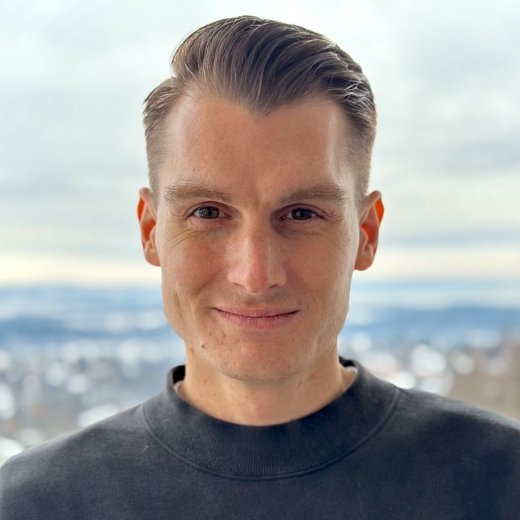 Bastian Lopez CEO CodeControl.io XING