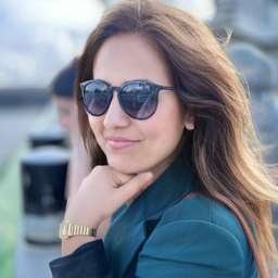 Ebru Ayhan