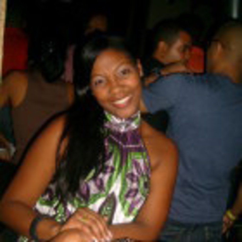 Claudia Abreu encarga de actividades, publicidad. ong XING