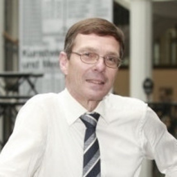 Dr. Ralf Wiebe