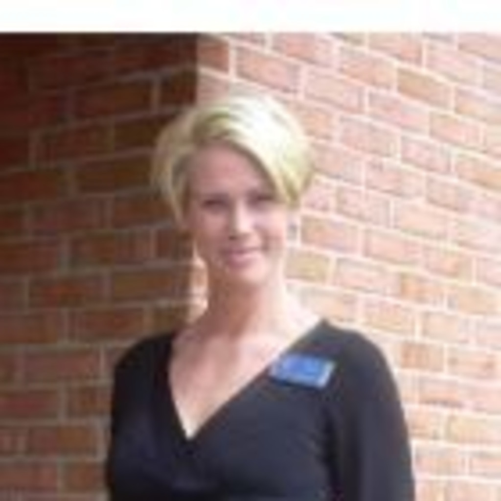 JENNI YARBROUGH Salesperson First Realty XING