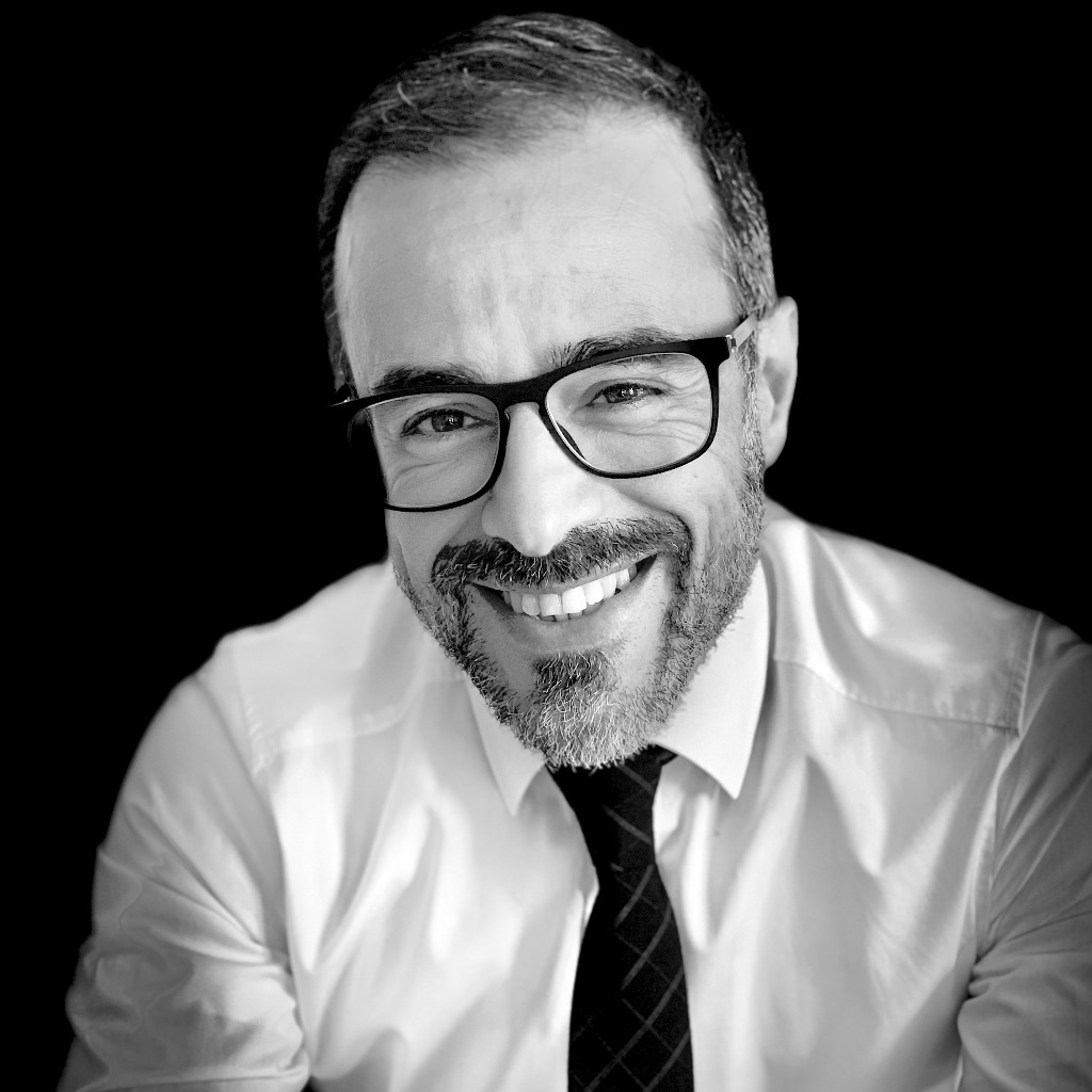 Abollhassan Eslami Arschaghi Geschäftsführer, Bankkfm., CFP®, EFA