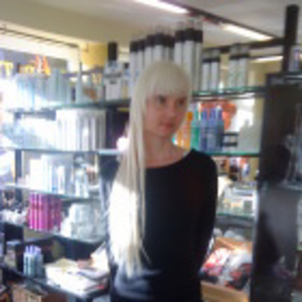 Karen Paffrath Service mit Trainerfunktion Mc fit XING