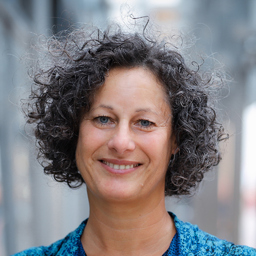 Andrea Bayer