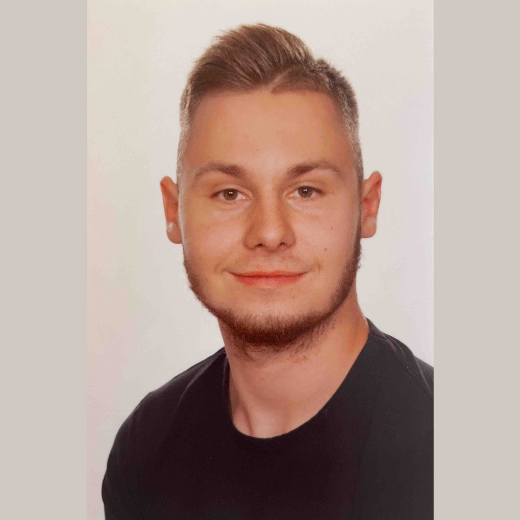 Benjamin Henning KFZMechatroniker KfzMeisterbetrieb Mario