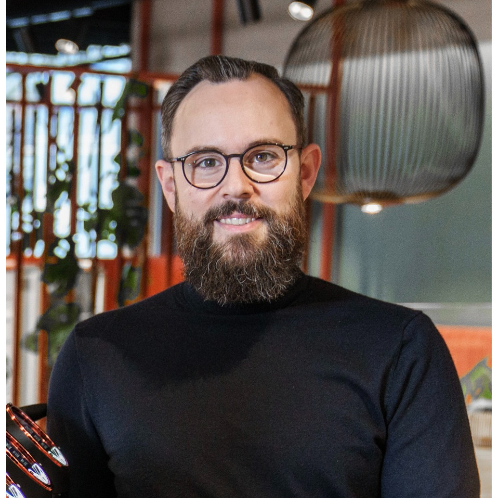 Maurizio Libertini Deputy General Manager L‘Osteria XING