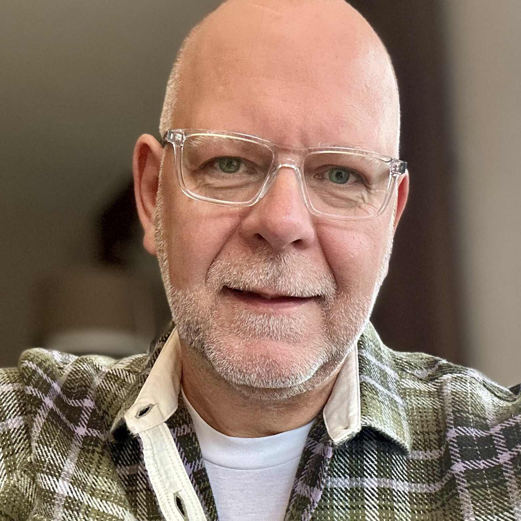 Manfred Schäfer Assistent der Geschäftsleitung MercedesBenz