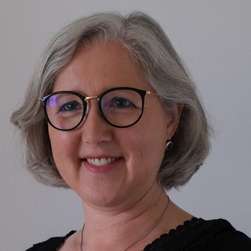 Petra Simmank Assistentin der Geschäftsführung Vitalia GmbH XING