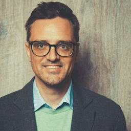 Dr. Matej Hudovernik