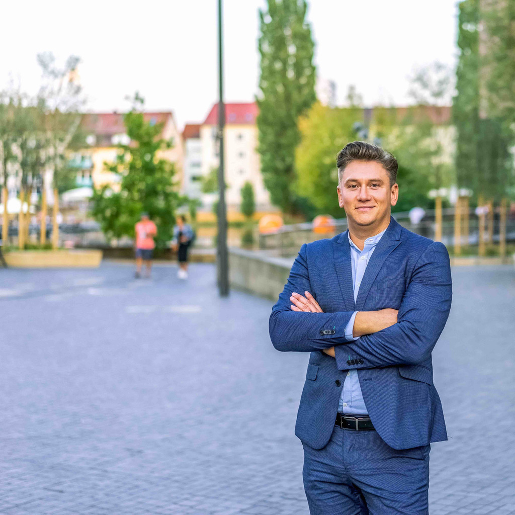 Albert Vass Director of Sales South KEYENCE DEUTSCHLAND GmbH XING