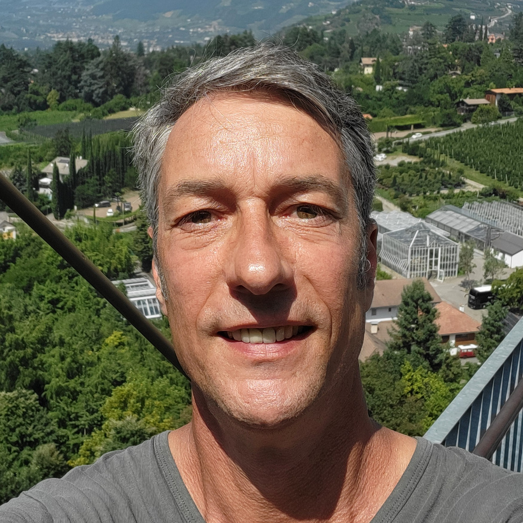 Dipl.Ing. Thomas Lunze Security Operations Manager McKinsey