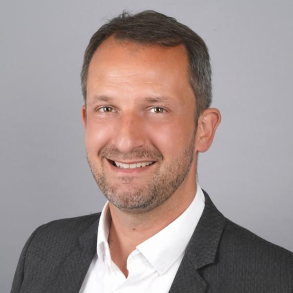 Denis Lapaczinski Social Media Manager Deutsche Vermögensberatung