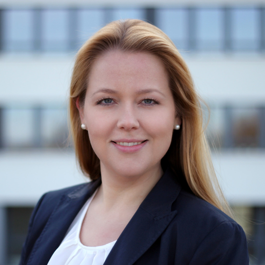 dr-annalena-fajen-manager-pwc-deutschland-xing