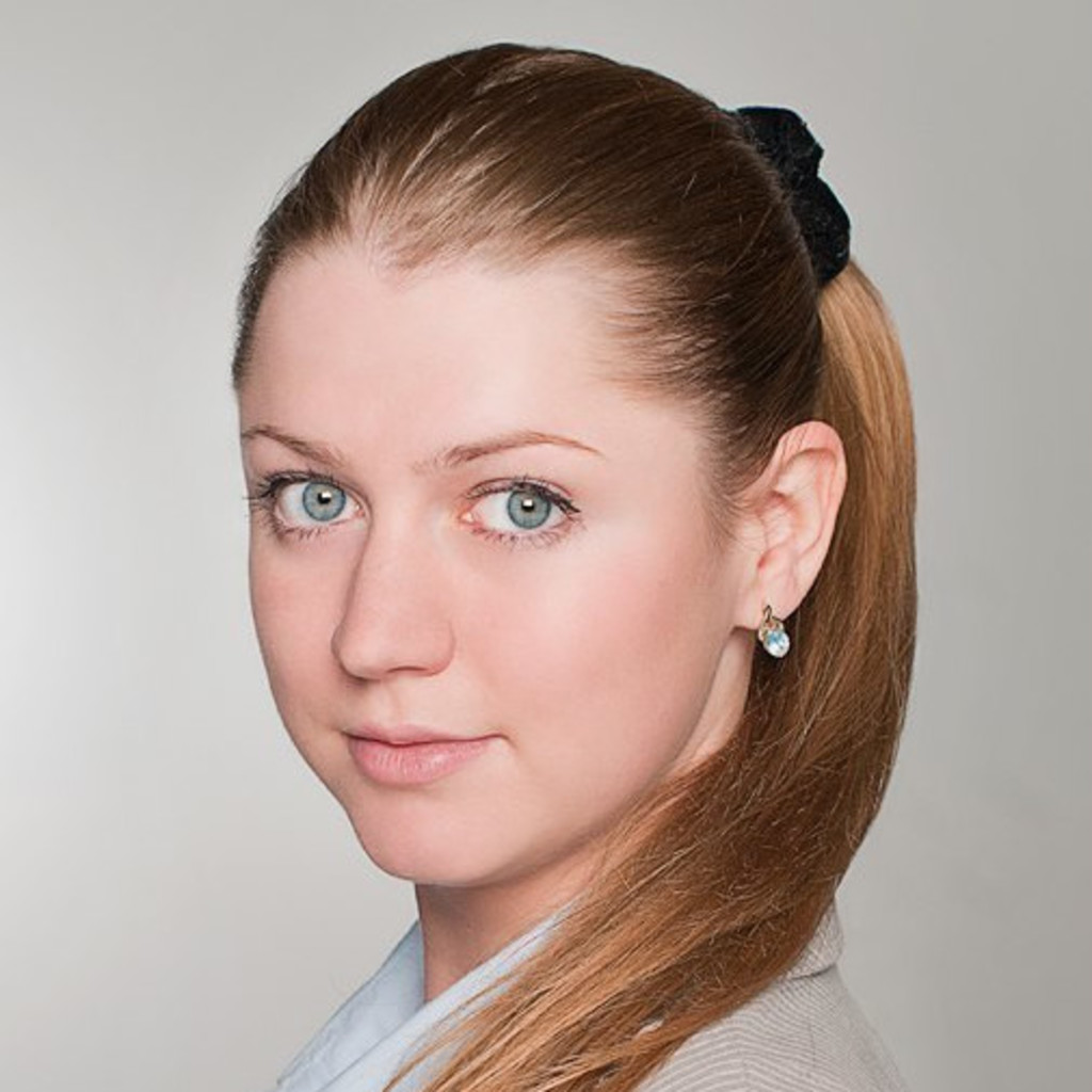 Alina Scheck Sachbearbeiterin EuroInformationen GbR XING