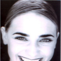 Julia Hinze