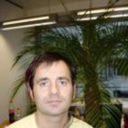 Daniel Kahl