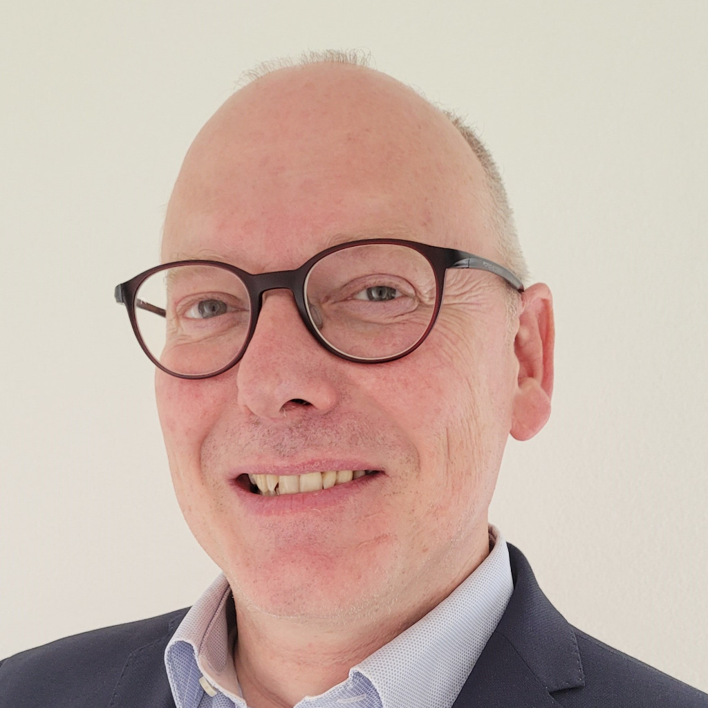 Dr. Holger Schmidt Leiter Technisches Management