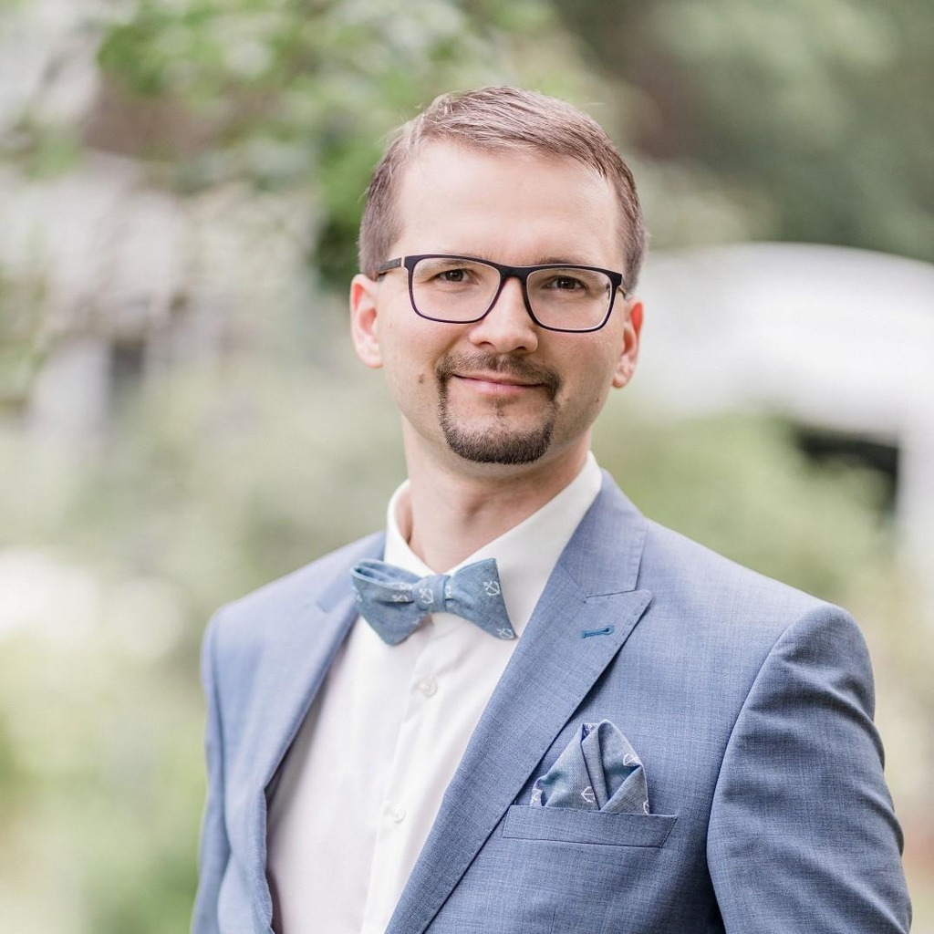 Matthias Lenz Abteilungsleiter Qualität NVL B.V. & Co. KG XING